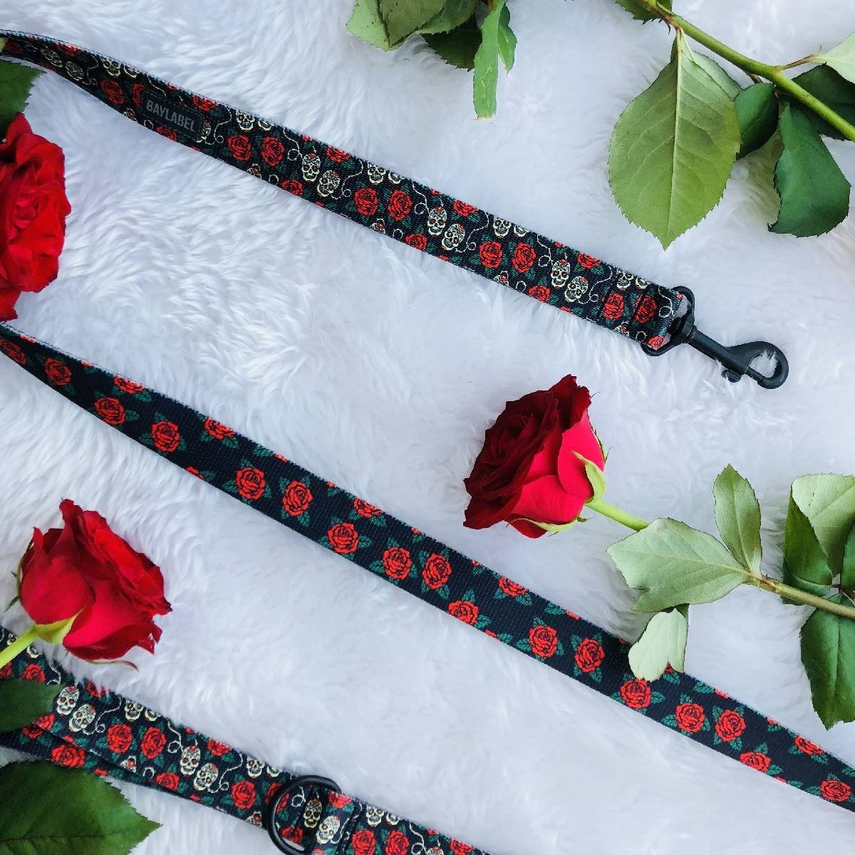 Smycz przepinana dla psa BayLabel Wild Roses - 3 rozmiary